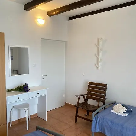 Apartment Jelusic Pirovac