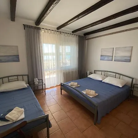 Apartment Jelusic Pirovac